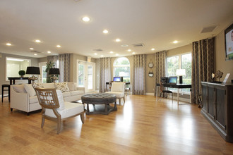 The Laurels at Jacaranda in Plantation, FL - Foto de edificio - Interior Photo