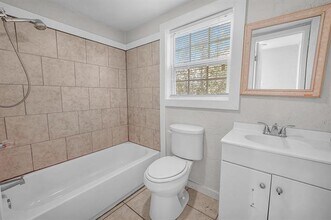 208 3rd St in Whitesboro, TX - Building Photo - Building Photo