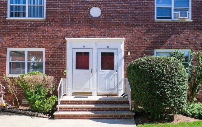 property at 480 Crestwood Ave