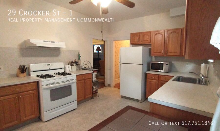 29 Crocker St in Somerville, MA - Building Photo