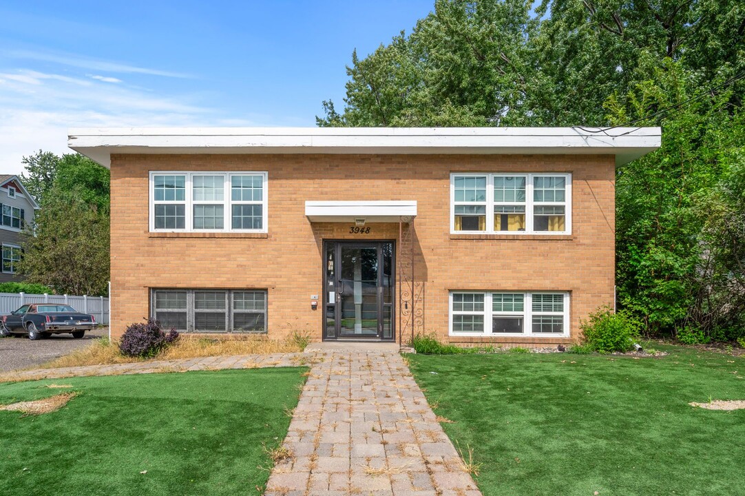 3948 5th St NE in Minneapolis, MN - Foto de edificio