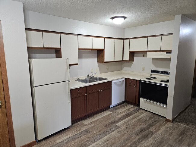 1164 Bartosh Ln, Unit 5 in River Falls, WI - Building Photo - Building Photo