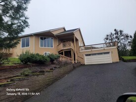 605 Orchard St in Ashland, OR - Building Photo