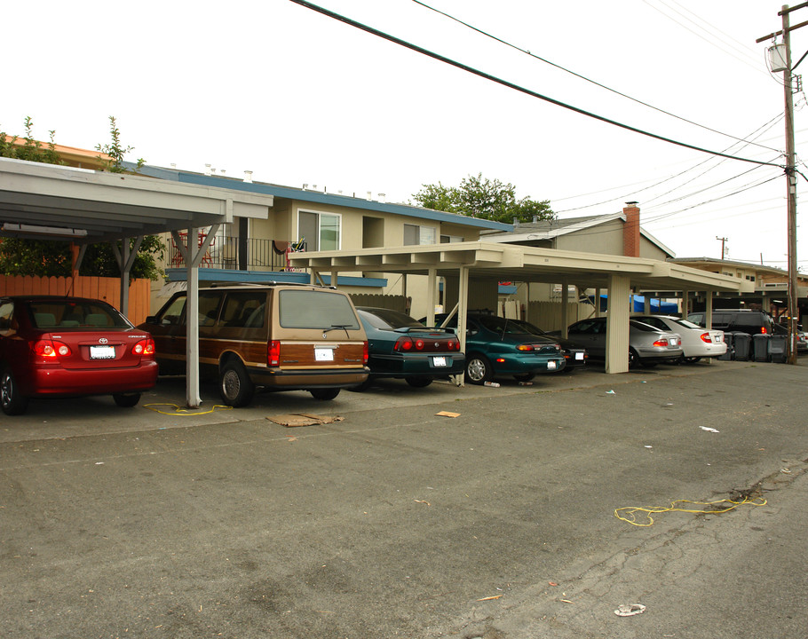 122-128 Westwood St in Vallejo, CA - Building Photo