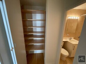 EAST 49 STREET, Unit 4S in New York, NY - Foto de edificio - Building Photo