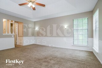 12512 Silver Ln in Sugar Creek, MO - Building Photo - Building Photo