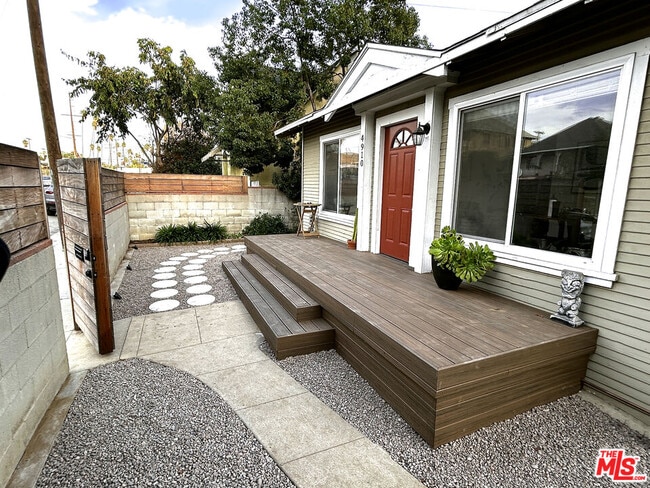 4910 Monte Vista St in Los Angeles, CA - Building Photo - Building Photo