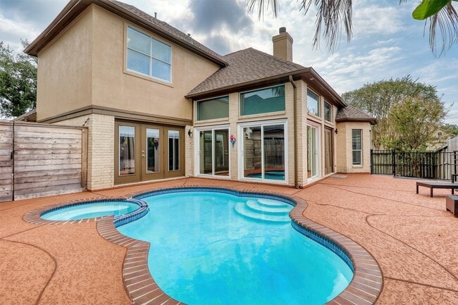 201 Las Brisas St in Kemah, TX - Building Photo - Building Photo