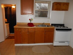 1723 Hall Ave, Unit B in Arbutus, MD - Foto de edificio - Building Photo