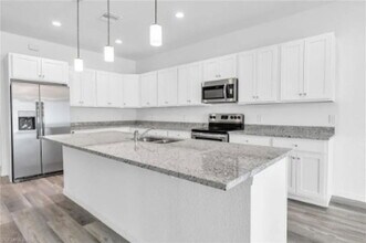 422 NE 20th St in Cape Coral, FL - Building Photo - Building Photo