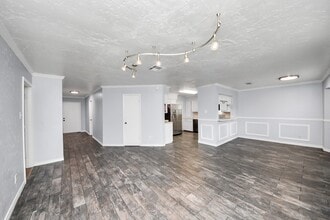 6535 Trimstone Dr in Pasadena, TX - Foto de edificio - Building Photo