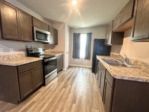 2855 Golf Crest Dr in Wharton, TX - Building Photo - Building Photo