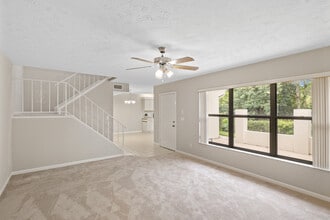 Sabal Palm Villas in Stuart, FL - Foto de edificio - Interior Photo