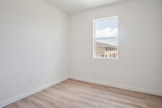 852 SE grovebush Ln in Port St. Lucie, FL - Building Photo - Building Photo