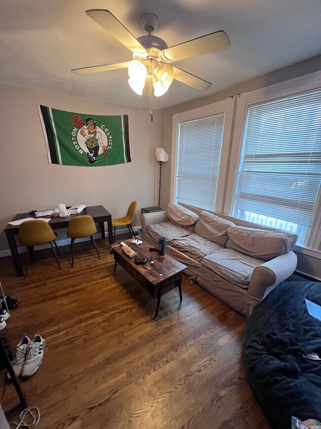 586 Columbus Ave, Unit 1 in Boston, MA - Foto de edificio - Building Photo