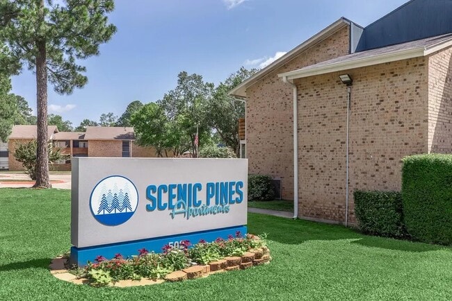 Scenic Pines Apartments in Longview, TX - Foto de edificio - Building Photo