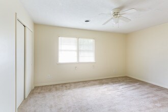 819 Ridge Rd-Unit -D in Fayetteville, NC - Building Photo - Building Photo