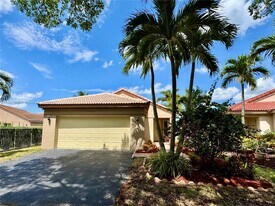 4481 Dogwood Cir in Weston, FL - Building Photo