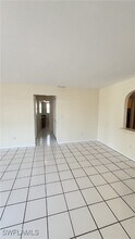 609 SE 23rd Pl in Cape Coral, FL - Building Photo - Building Photo