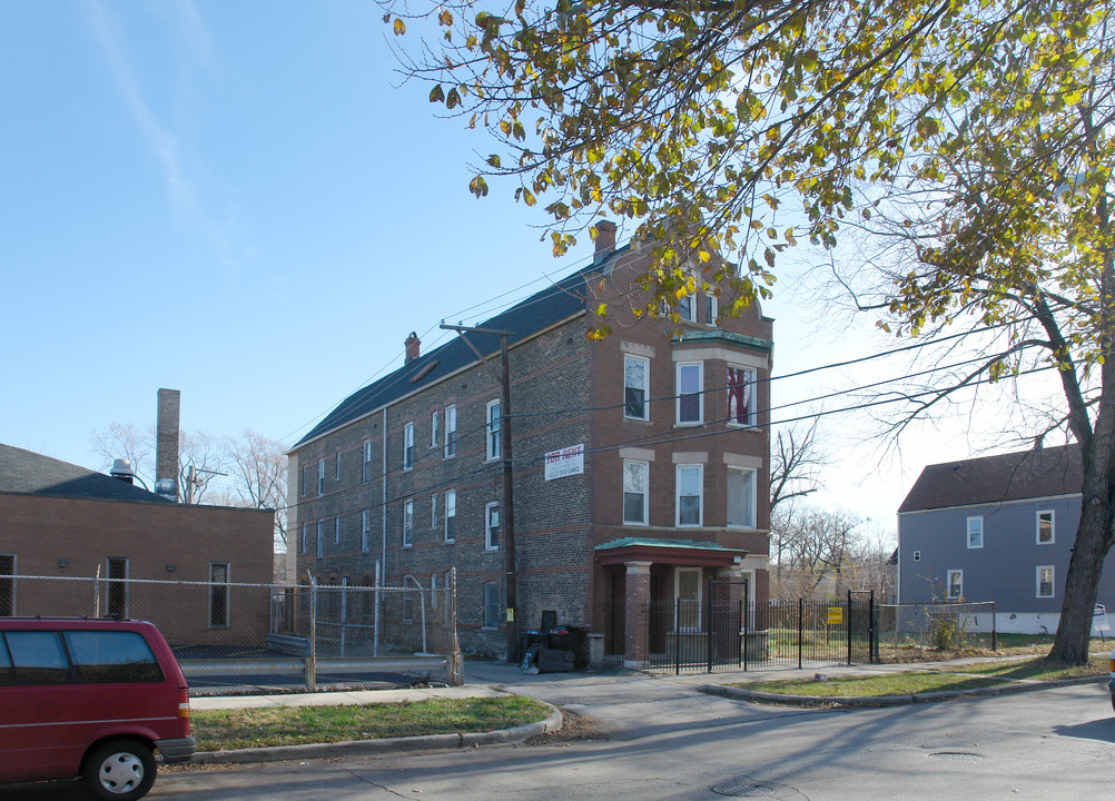 5115 S Laflin St in Chicago, IL - Building Photo