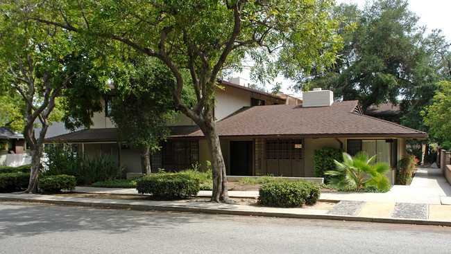 1731 Oxley St in South Pasadena, CA - Foto de edificio - Building Photo