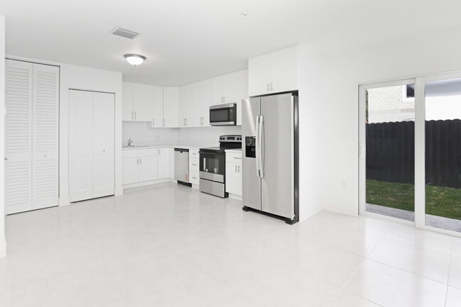 11280 SW 187th St in Miami, FL - Building Photo - Building Photo