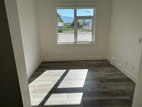 320 Mills Rd in Kelowna, BC - Building Photo - Building Photo