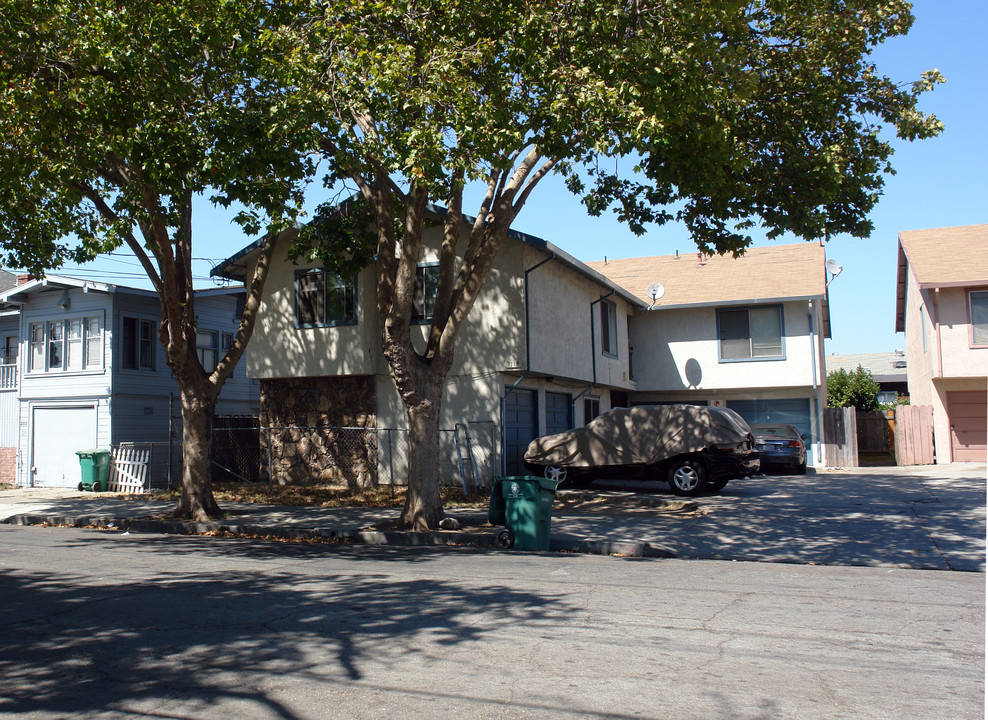 2119 Nevin Ave in Richmond, CA - Building Photo