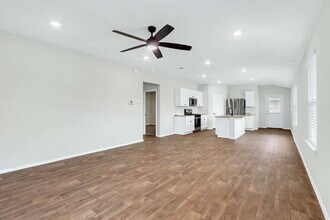 3264 Onion Crk in San Antonio, TX - Building Photo - Building Photo