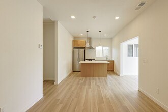 6983 Florey St in San Diego, CA - Building Photo - Building Photo