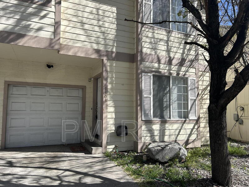 1303 Powell Ln in Reno, NV - Building Photo