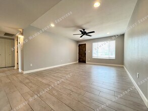 5825 S College Ave in Tempe, AZ - Building Photo - Building Photo