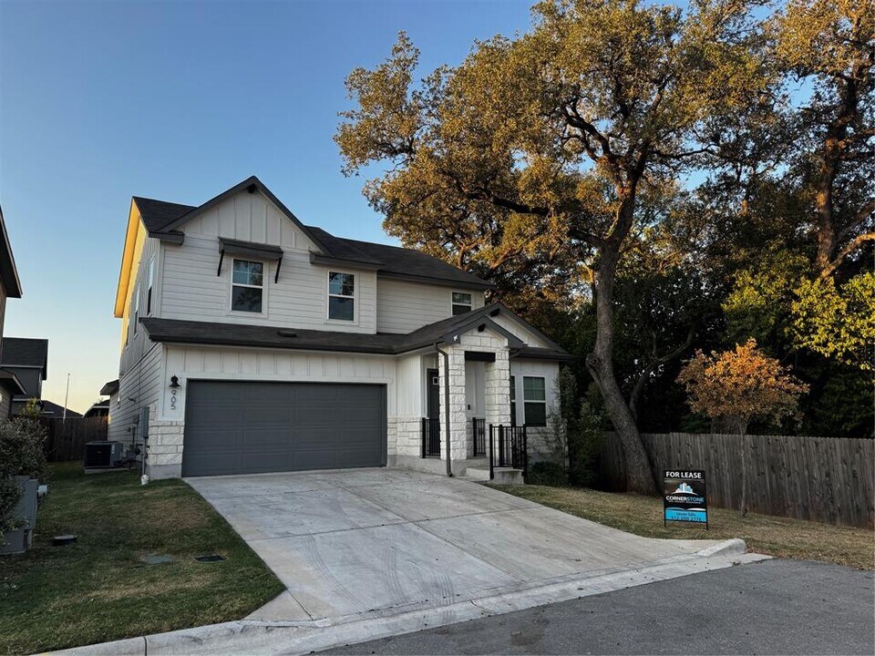 905 Copper Frond Way in Austin, TX - Building Photo