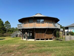 2633 Bayshore Pkwy in Milton, FL - Building Photo - Building Photo