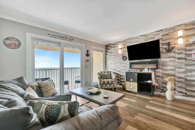 2506 N Rocky Point Dr in Tampa, FL - Building Photo - Building Photo