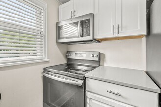 2522 Iowa St in Cedar Falls, IA - Building Photo - Building Photo