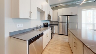 2622 Essex St SE in Minneapolis, MN - Building Photo - Building Photo