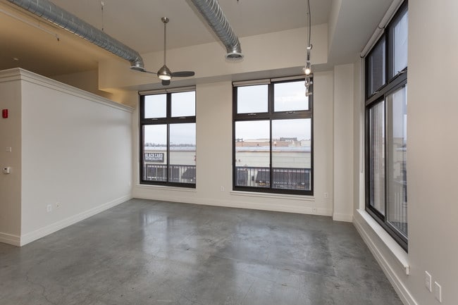 Zona Rosa in Kansas City, MO - Foto de edificio - Interior Photo