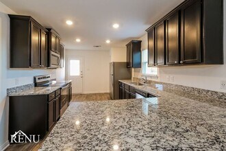 521 Scarborough Cv in Jarrell, TX - Building Photo - Building Photo