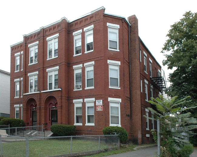 79-81 N Common St in Lynn, MA - Foto de edificio - Building Photo