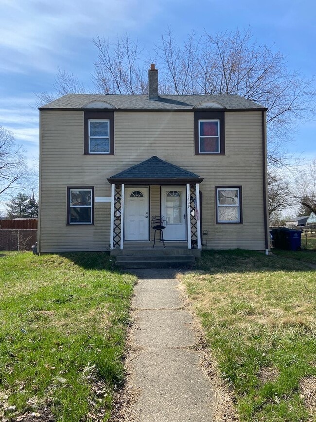 property at 1609-1611-1611 E Whittier St