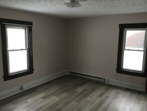 63 Jones Ave in Morgantown, WV - Foto de edificio - Building Photo