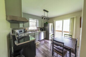 4241 2nd St NE in Minneapolis, MN - Building Photo - Building Photo