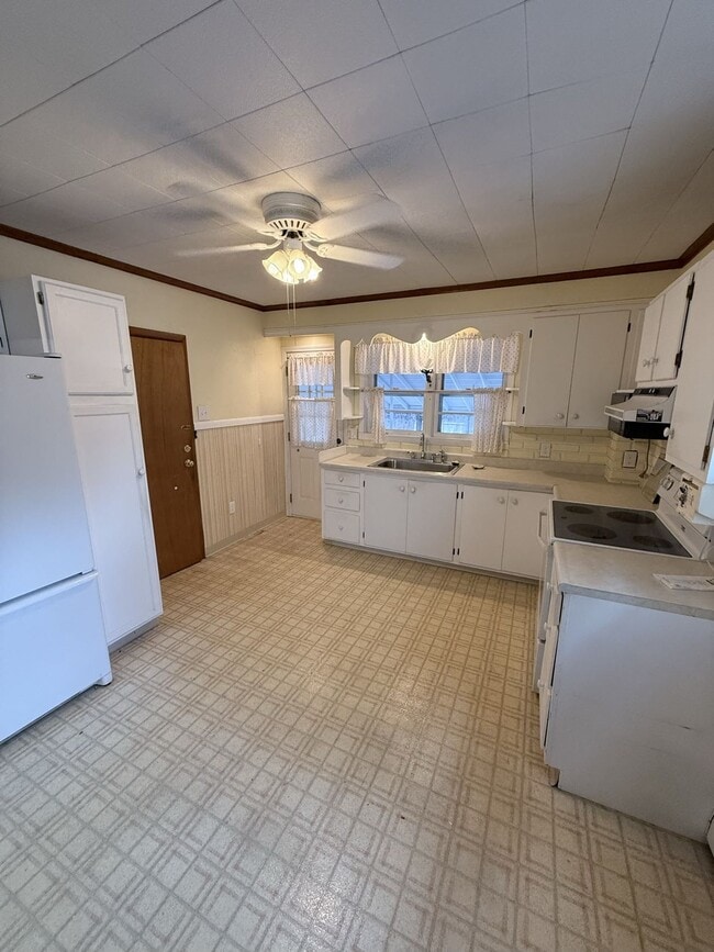 3807 Pine Ave in Niagara Falls, NY - Foto de edificio - Building Photo