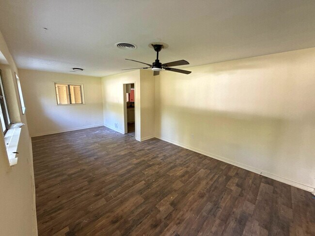 property at 3074 Lakewood Dr