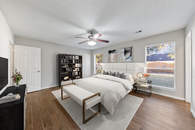 property at 802 Foxglove Dr