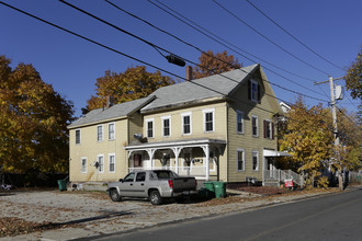 18 Winter St in Rochester, NH - Foto de edificio - Building Photo