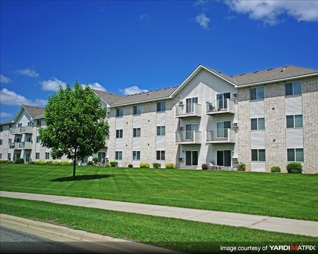 Hillcrest Apartments in St. Cloud, MN - Foto de edificio