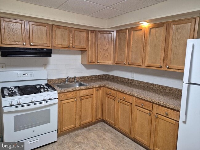 property at 253 E Ettwein St