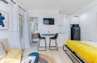 415 75th St, Unit 2A in Miami Beach, FL - Building Photo - Building Photo